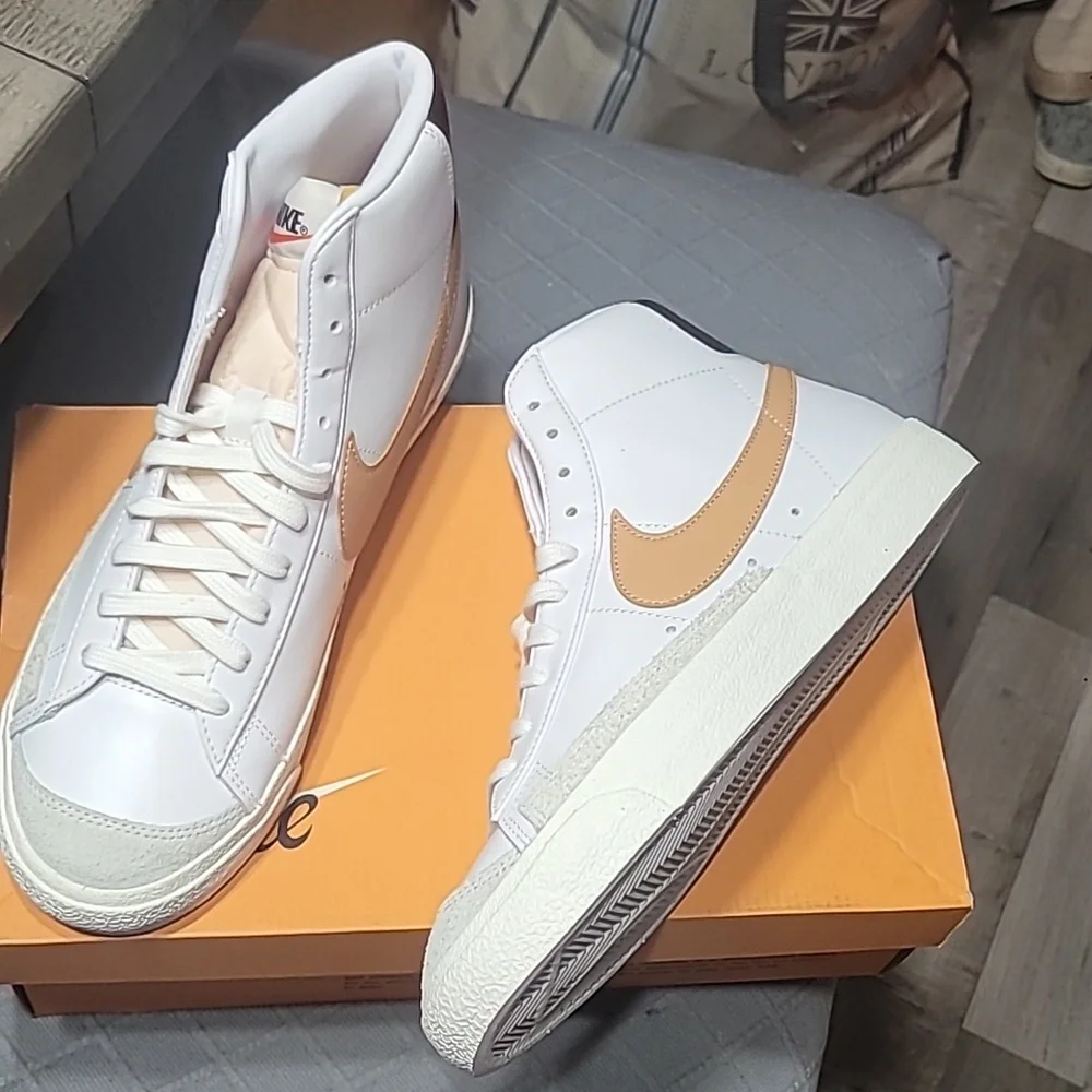 Nike step up